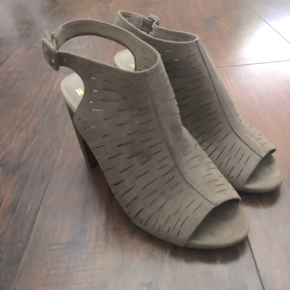 Tan healed open toe booties size 7